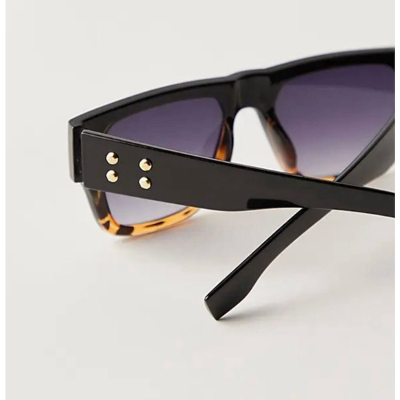 FREE PEOPLE Brisbane Studded Rounded Rectangle Sunglasses - Tort With Ombre NWT - Picture 2 of 4